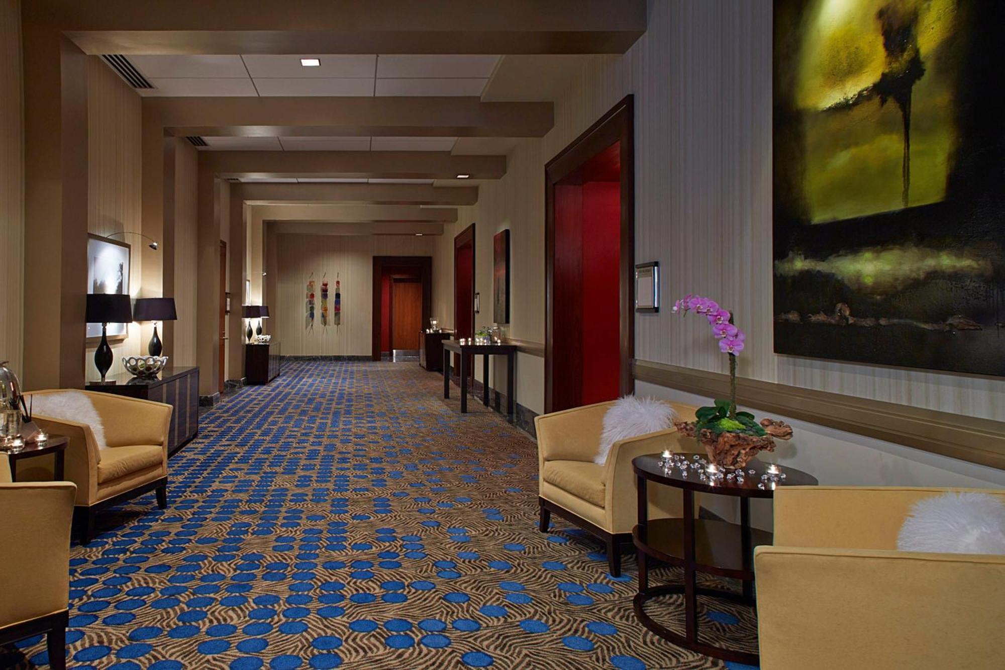 Renaissance Atlanta Midtown Hotel Exterior photo